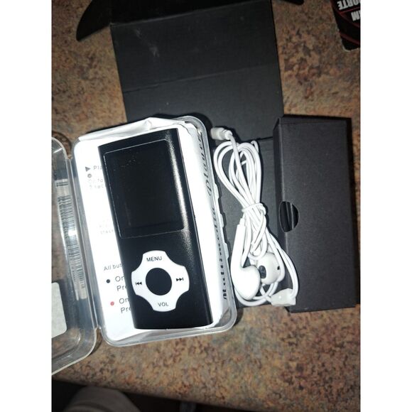 NIB -MP3/MP4 Portable Player,1.8 Inch LCD Screen Black - Picture 3 of 5